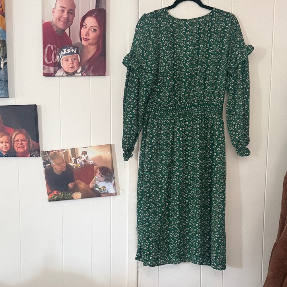 Max Studio Green Patterned Long Sleeve Dress - image 3